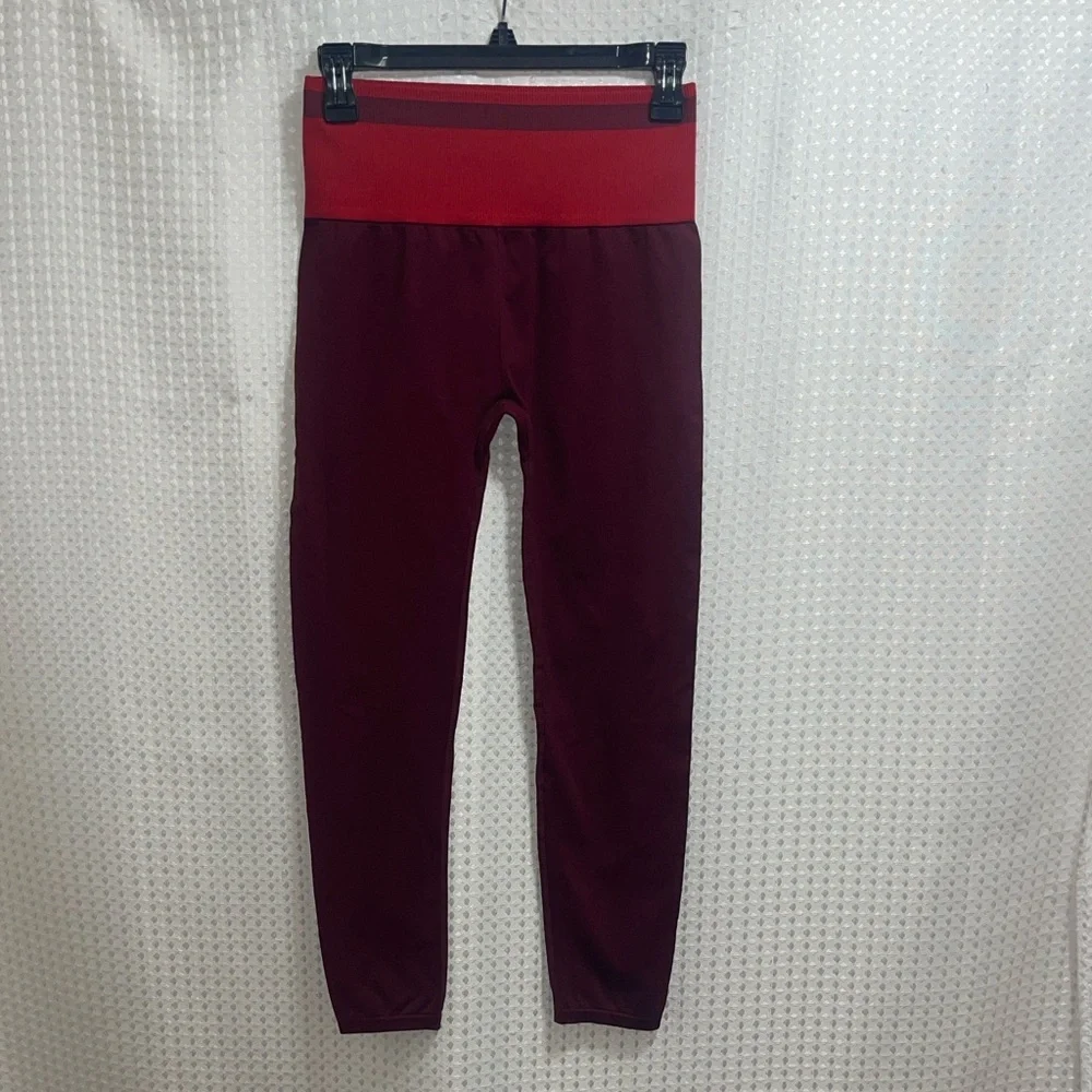 High-Waisted Seamless Stripe 7/8 Leggings Burgundy Red Colorblock Size S - Picture 4 of 6